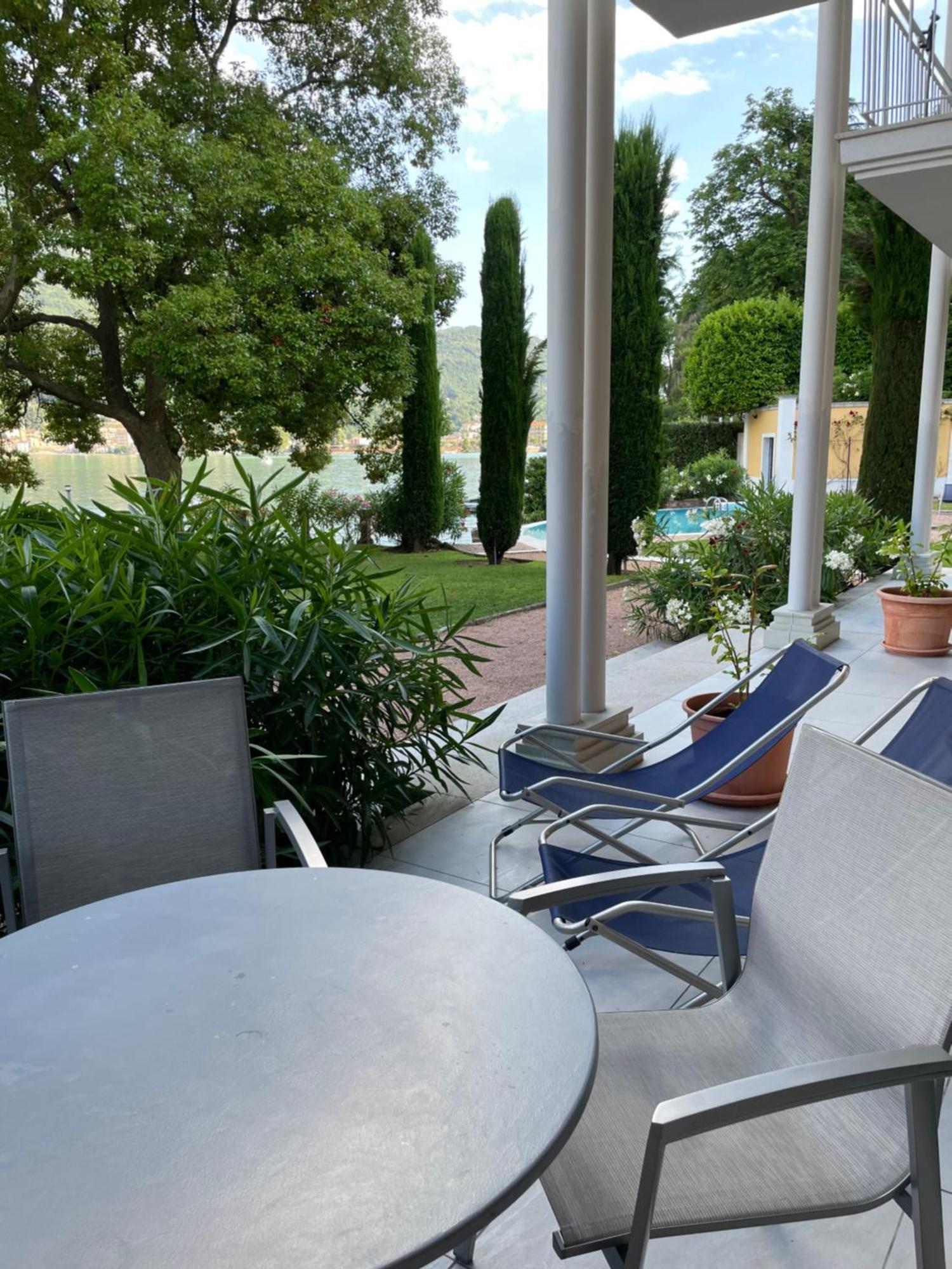 Ville Lago Lugano Porto Ceresio Pokoj fotografie